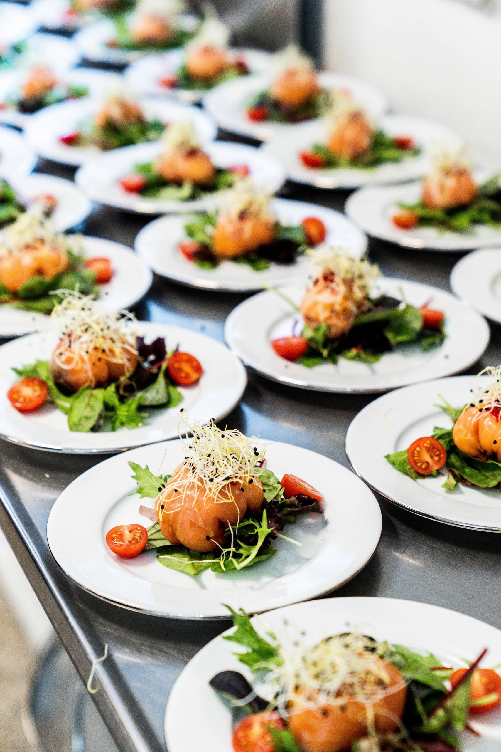plat avec tomate